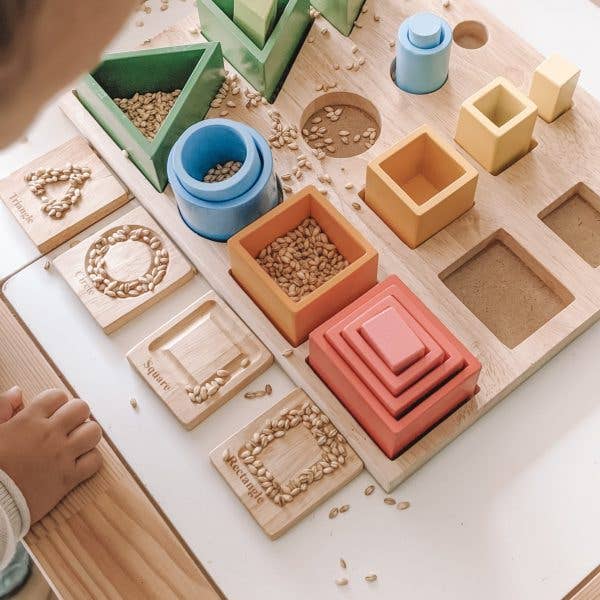 QToys USA - 3D Sorting And Nesting Board