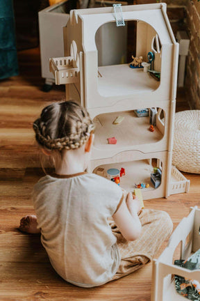 Momo - the beautiful handmade play and doll house